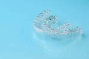 Clear dental aligning trays